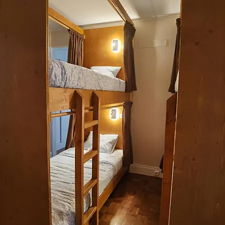 بيت شباب Sky And